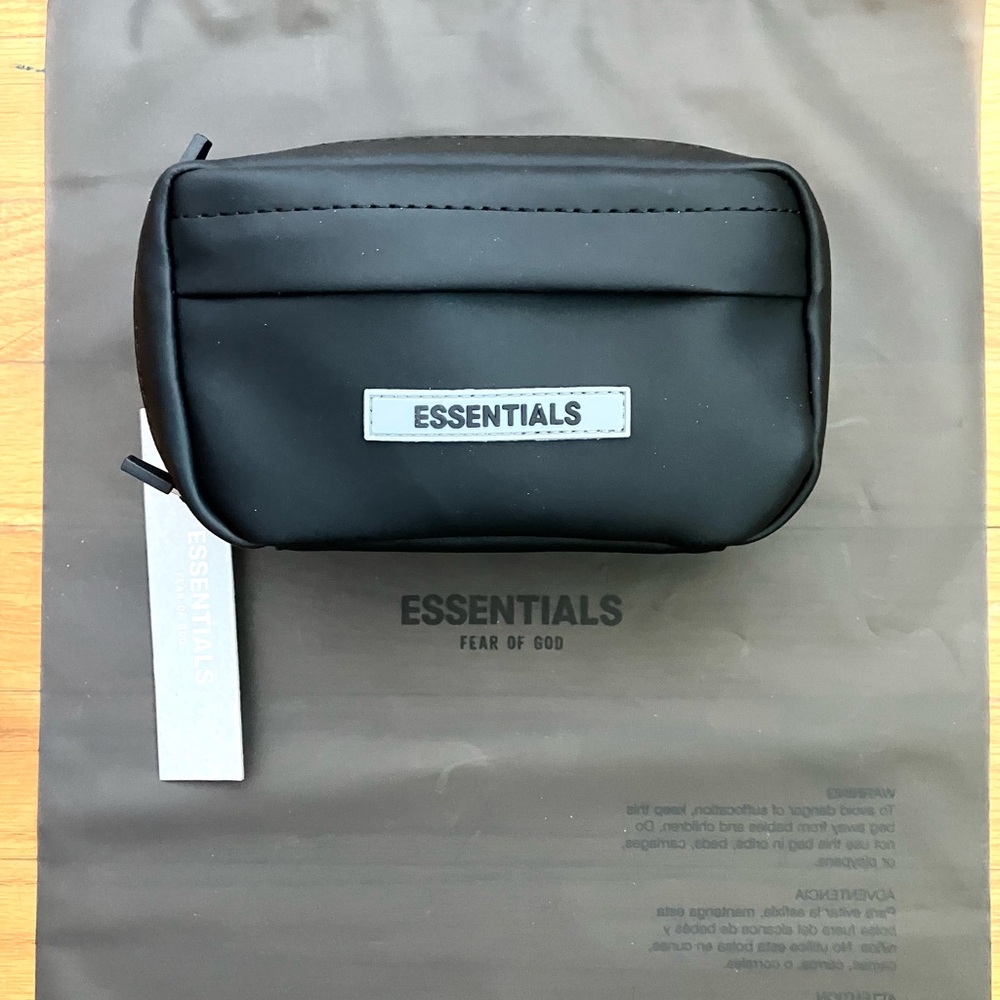 Fear of God Essentials Sling Bag Black – Brand New